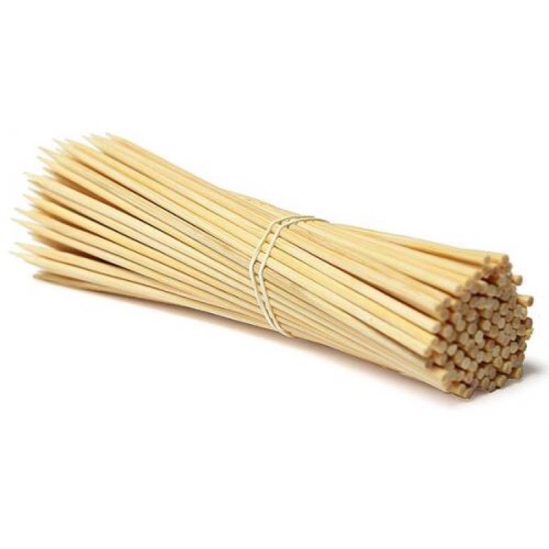 50 que xiên thịt nướng, xúc xích, tăm xiên tre