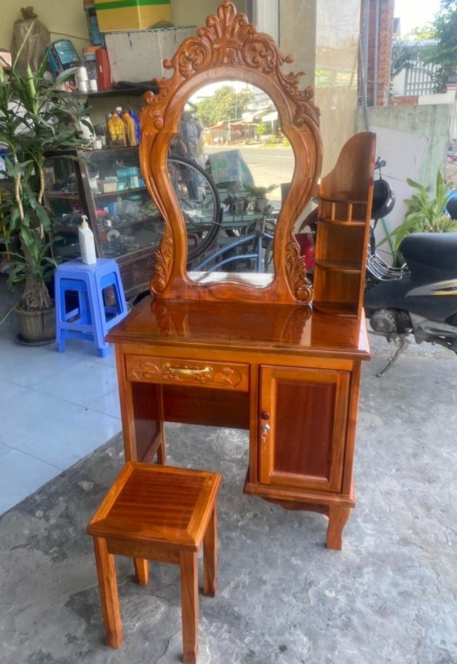 Bàn trang điểm gỗ tràm bông vàng ngang 1M hàng đẹp vv