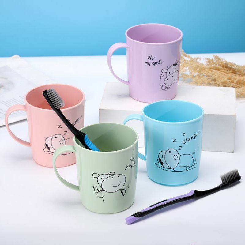 Ly cốc nhựa cho bé uống sữa, uống nước, để bàn chải đánh răng