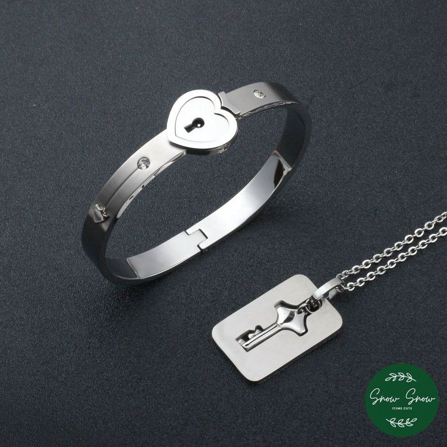 Vòng tay cặp đôi- vòng tay khóa tình yêu- bộ vòng tay đôi và dây chuyền mặt chìa khóa mẫu mới nhất cho cặp đôi
