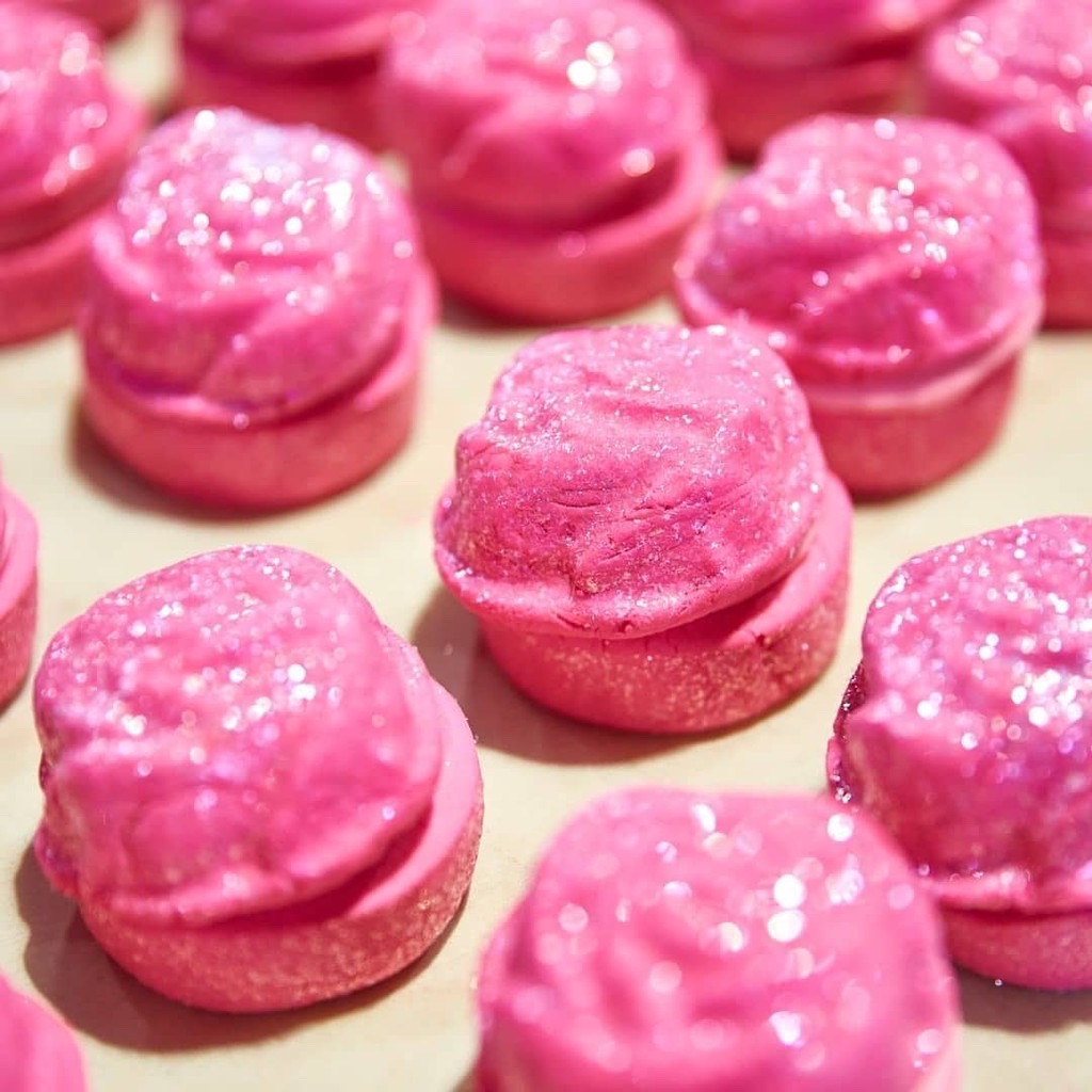 Tạo bọt bồn tắm lush - rose jam bubble bar
