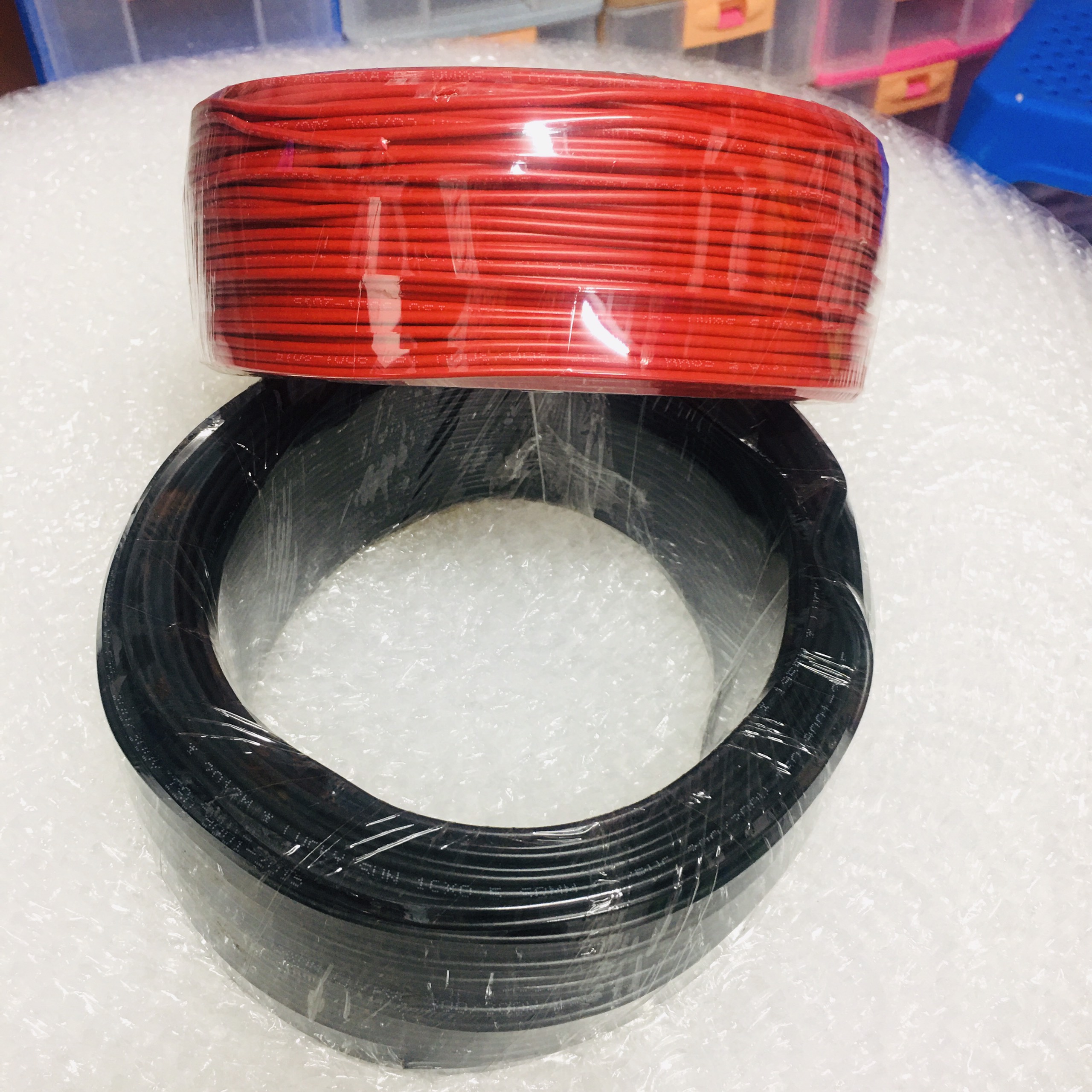 Cuộn 100 mét dây điện đơn 0.5mm màu đỏ đen lõi đồng nhiều sợi