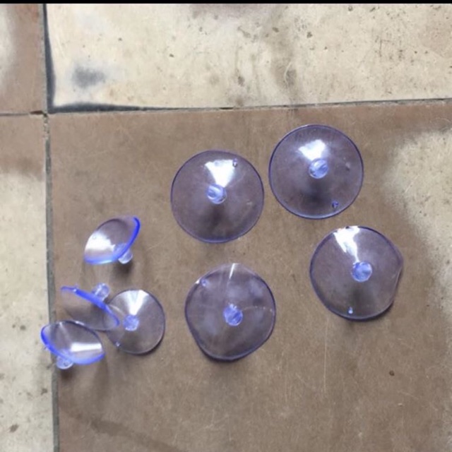 Miếng Nhựa Hít Kê Kính Mặt Bàn ( Giá 10C )