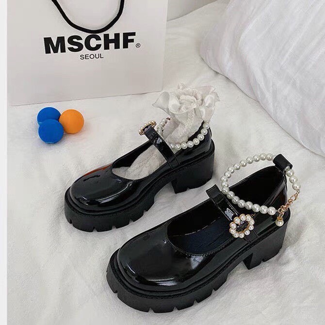 Giày nữ oxford ulzzang đính ngọc phong cách Hàn siêu cá tính. Chất liệu mềm, đi êm chân. Phong cách thời trang cá tính phong cách giới trẻ