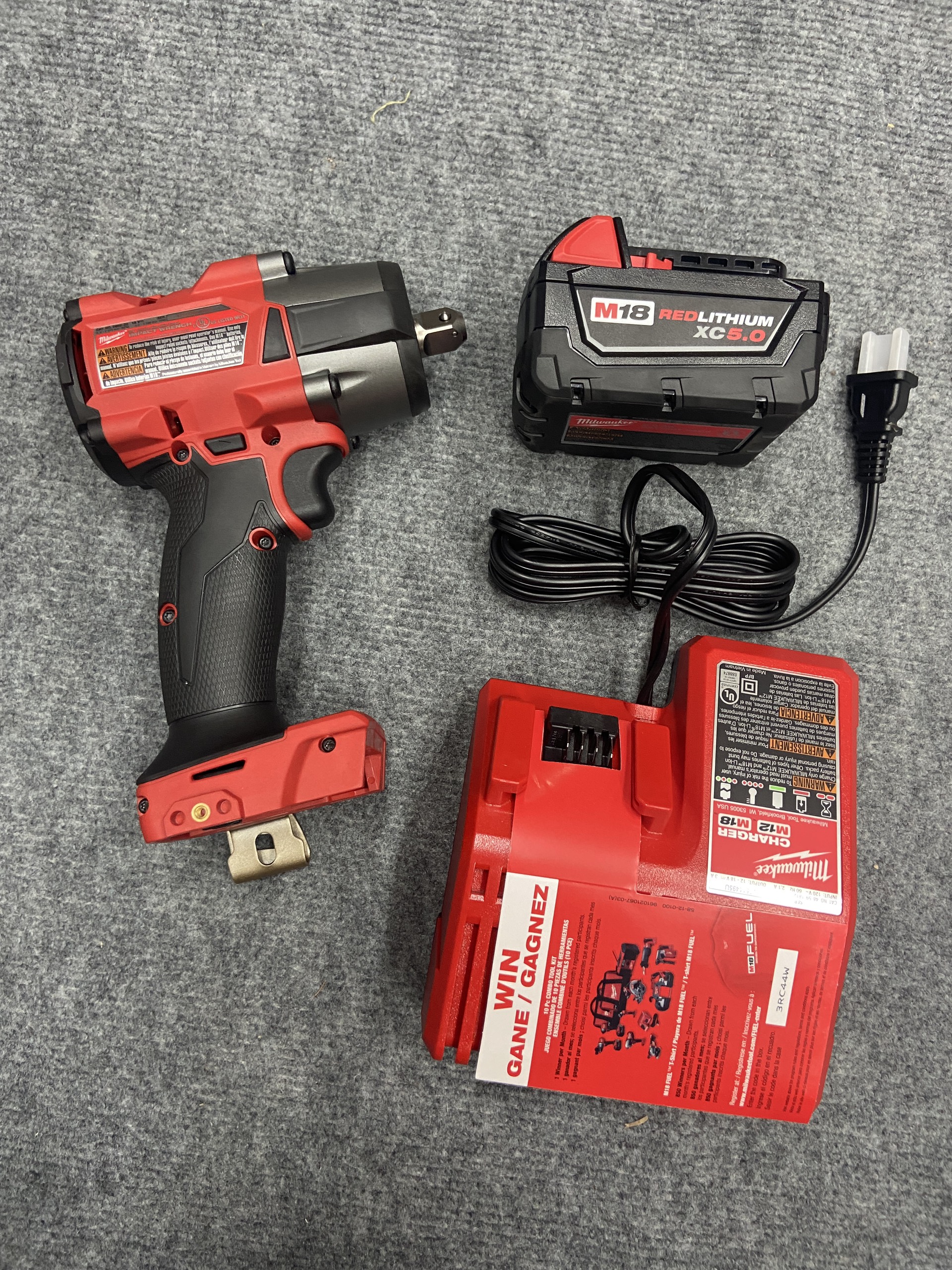 Máy siết bu lông đầu 1/2" m18 2960 milwaukee