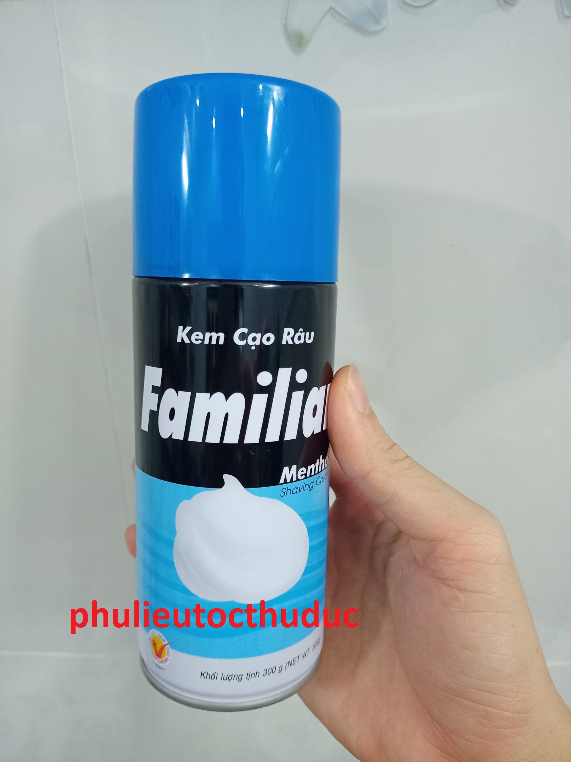 275gram Bọt min dùng để làm mềm râu, cạo râu cho nam giới Familiar xanh biển