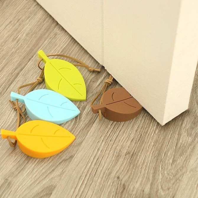 Miếng chặn cửa cao su hình chiếc Lá - Bền bỉ, chịu lực tốt, dễ dàng chèn vào phía dưới của cửa ra vào hoặc cửa sổ