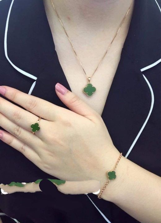 bộ dây chuyền kèm mặt cỏ 4 lá may mắn y như ảnh