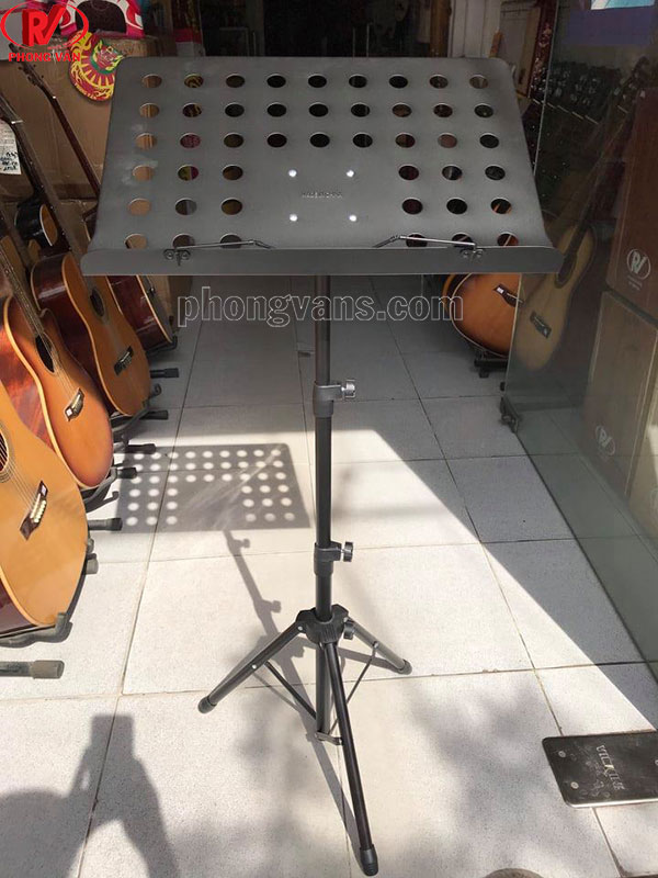 Giá để sách nhạc trưởng