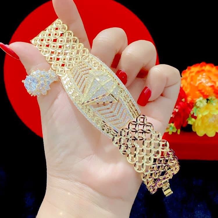 Lắc tay nữ kiểu kim tiền mặt kim cương mạ vàng 18k mẫu mới về