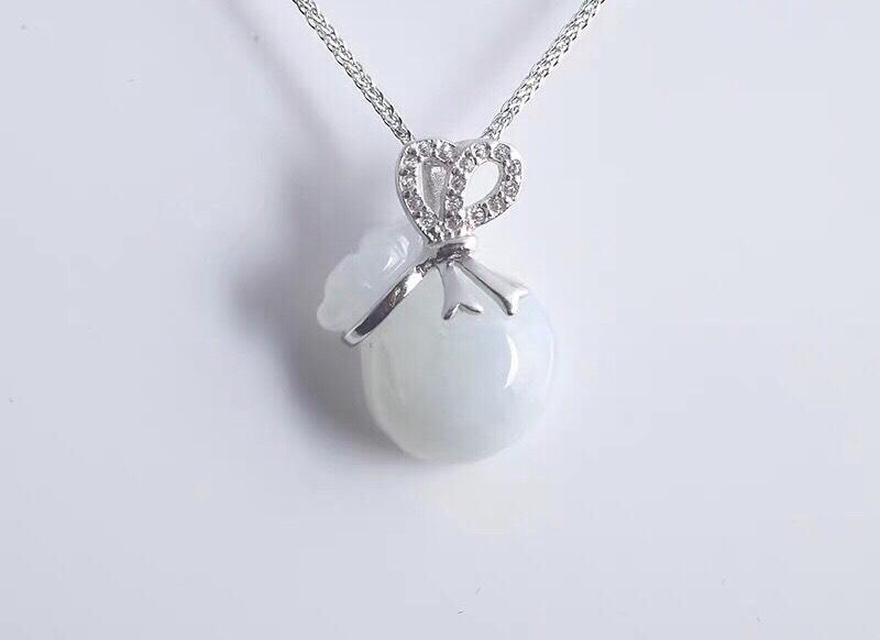 [HCM]Mặt dây chuyền túi tiền bạch ngọc thiên nhiên - xưởng buôn đá phong thủy Huỳnh Đào