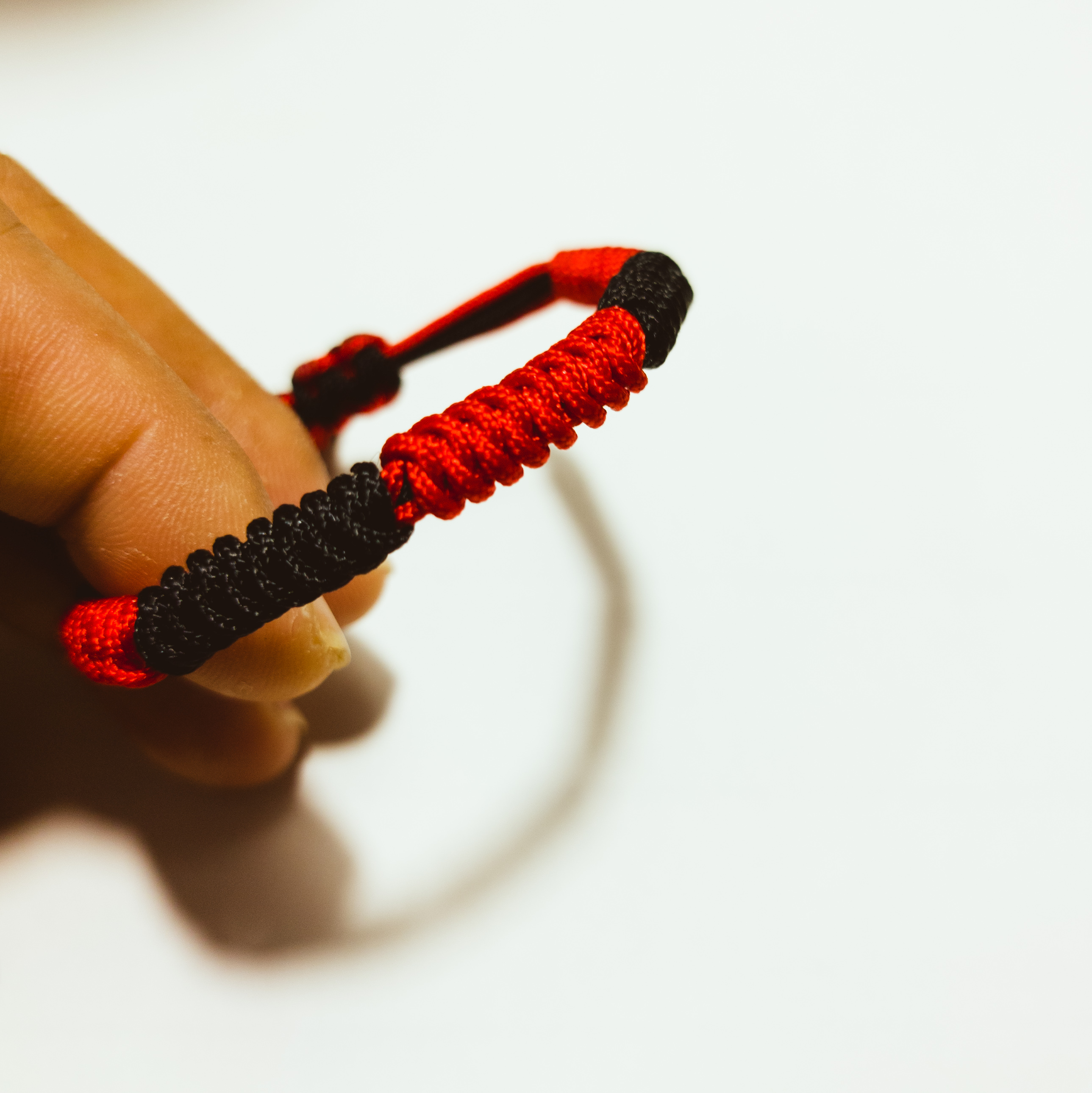 [HCM]Vòng Tay Handmade May Mắn KAME chỉ Đỏ Đen Kết Hợp