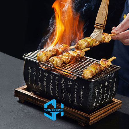 Bếp nướng Nhật Bản hình chữ nhật nướng bằng than tại bàn