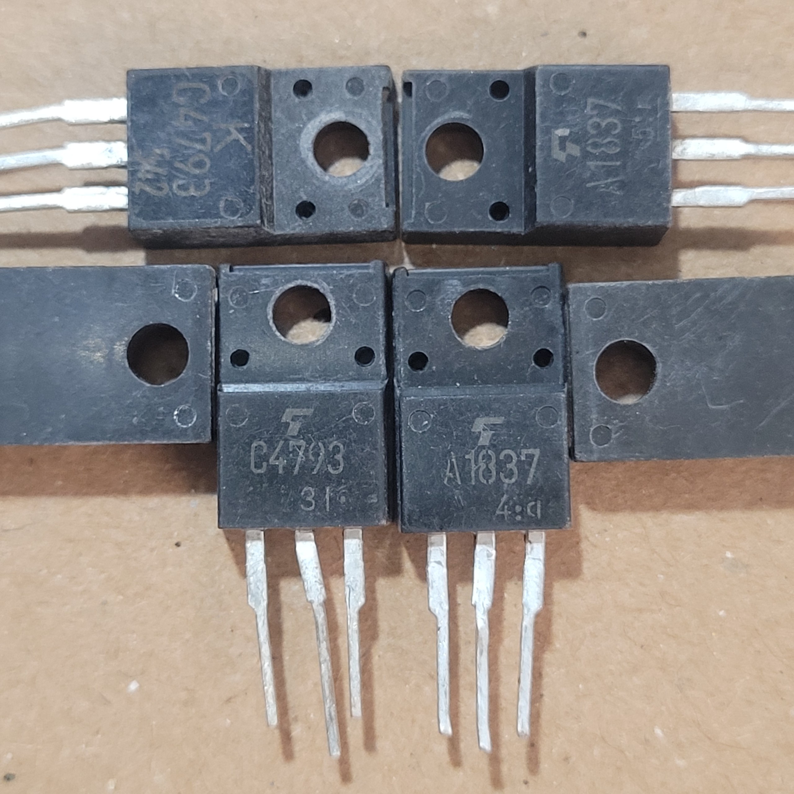 Cặp transistor đệm A1837+C4793 tháo máy loại tốt