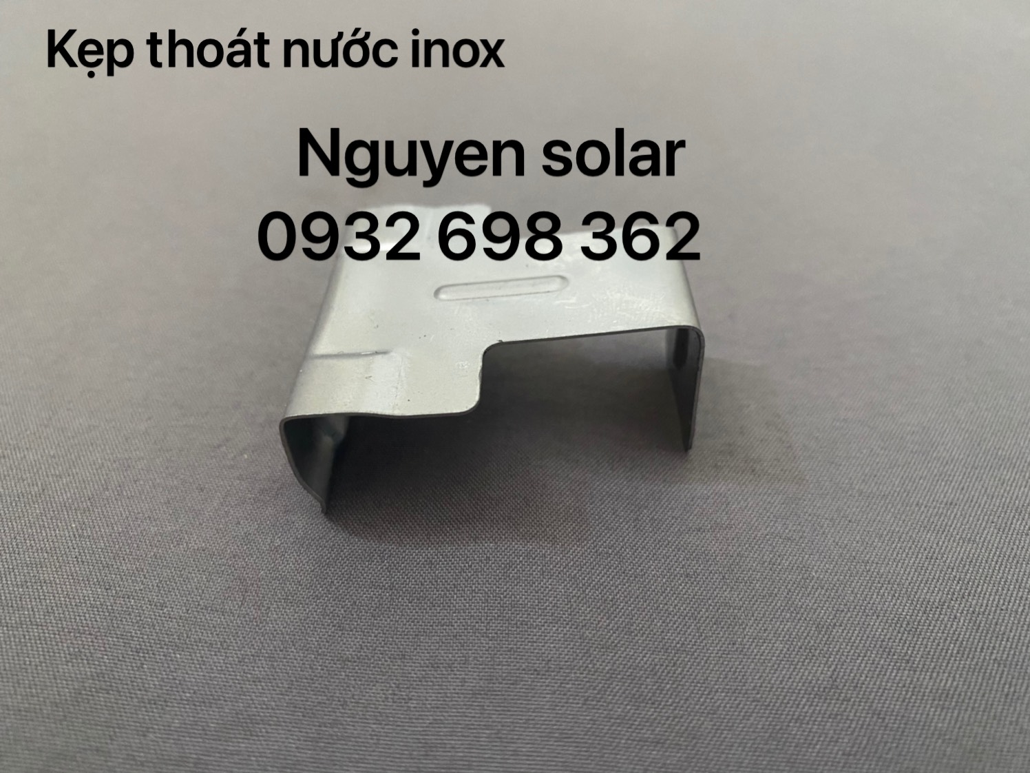Kẹp thoát nước inox pin năng mặt trời
