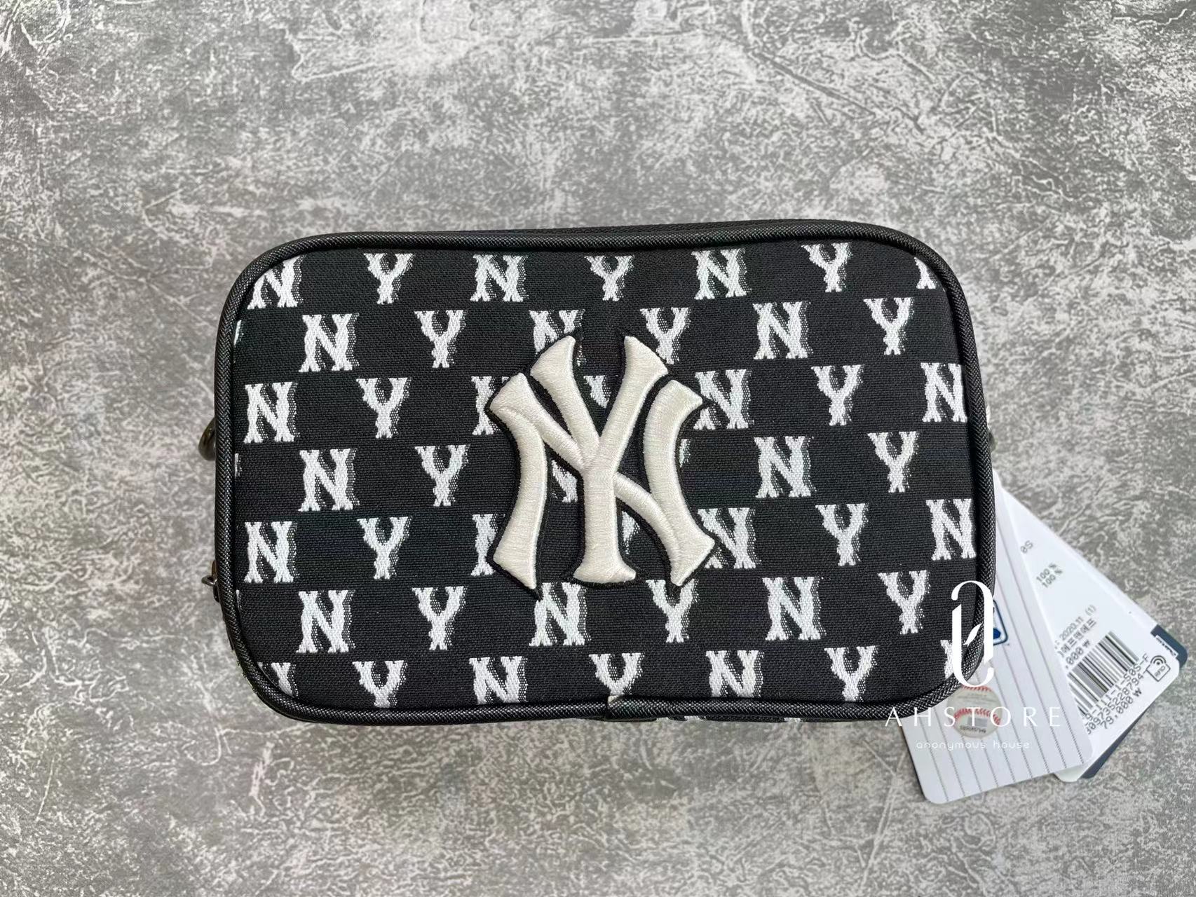 Túi đeo chéo phom chữ nhật Monogram NEW - ĐEN