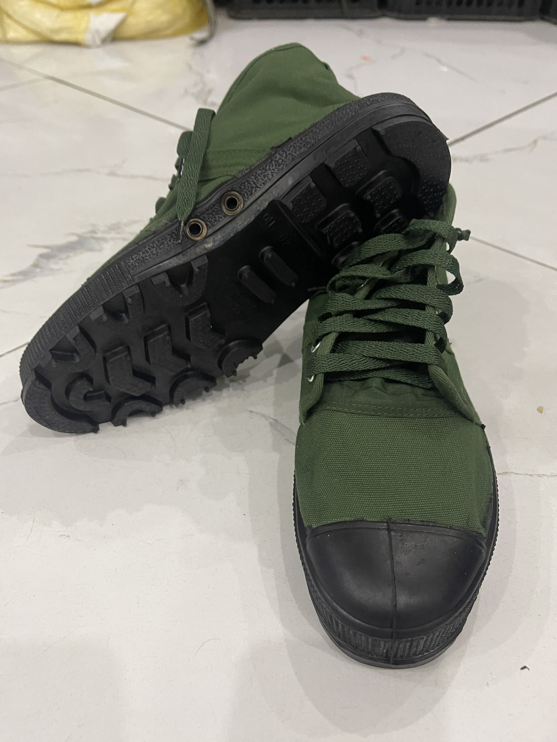 Giày vải đi rừng ,đi phượt ,bảo hộ lao động cao cổ - đế cao su chống trơn trượt đủ kích cỡ