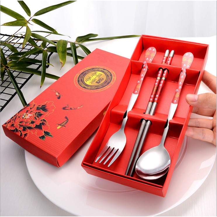 Bộ thìa đũa dĩa inox in hoa văn sang trọng