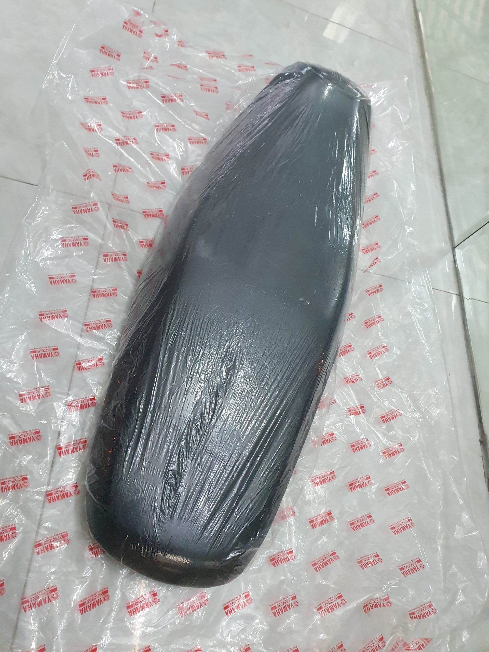 Yên xe ex135 đời 2010 chính hãng