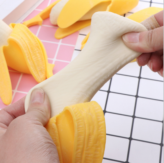 Squishy trái chuối đồi chơi kéo dãn bóp giảm stress