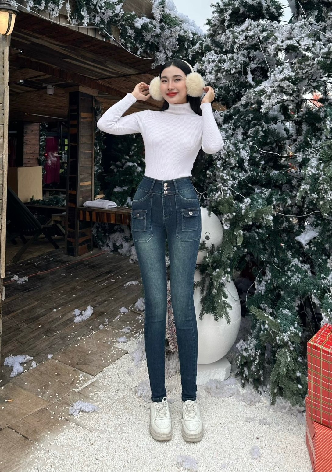 Quần jeans nữ phối túi lưng cao co giãn