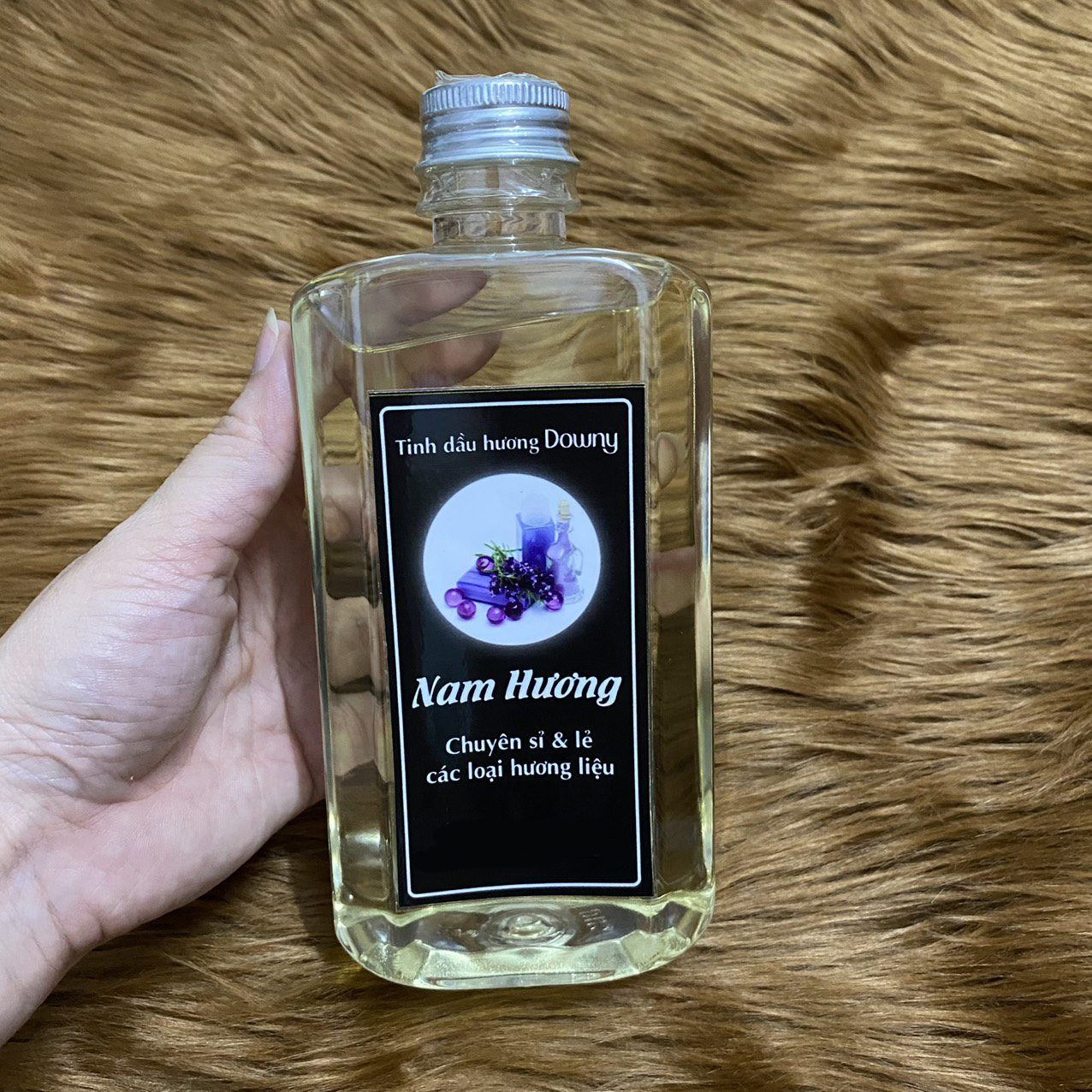 [HCM]Tinh dầu nước xịt thơm quần áo dùng cho tiệm giặt ủi 0.5KG (Hương Downny thái)