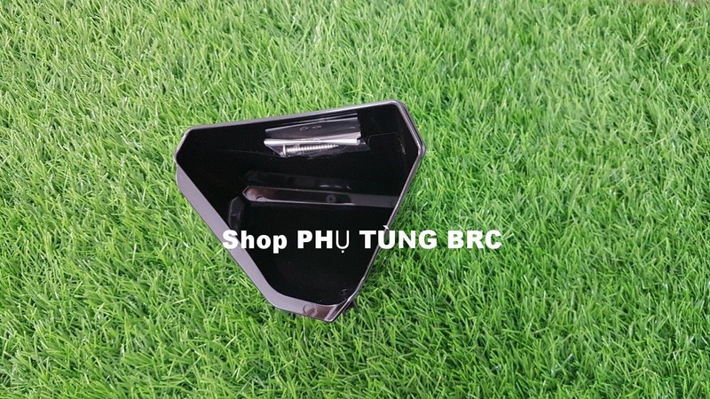 Hộp đựng đồ xe AIR BLADE 2016 - 2019 ( có 3 màu: đen, cacbon và trong)