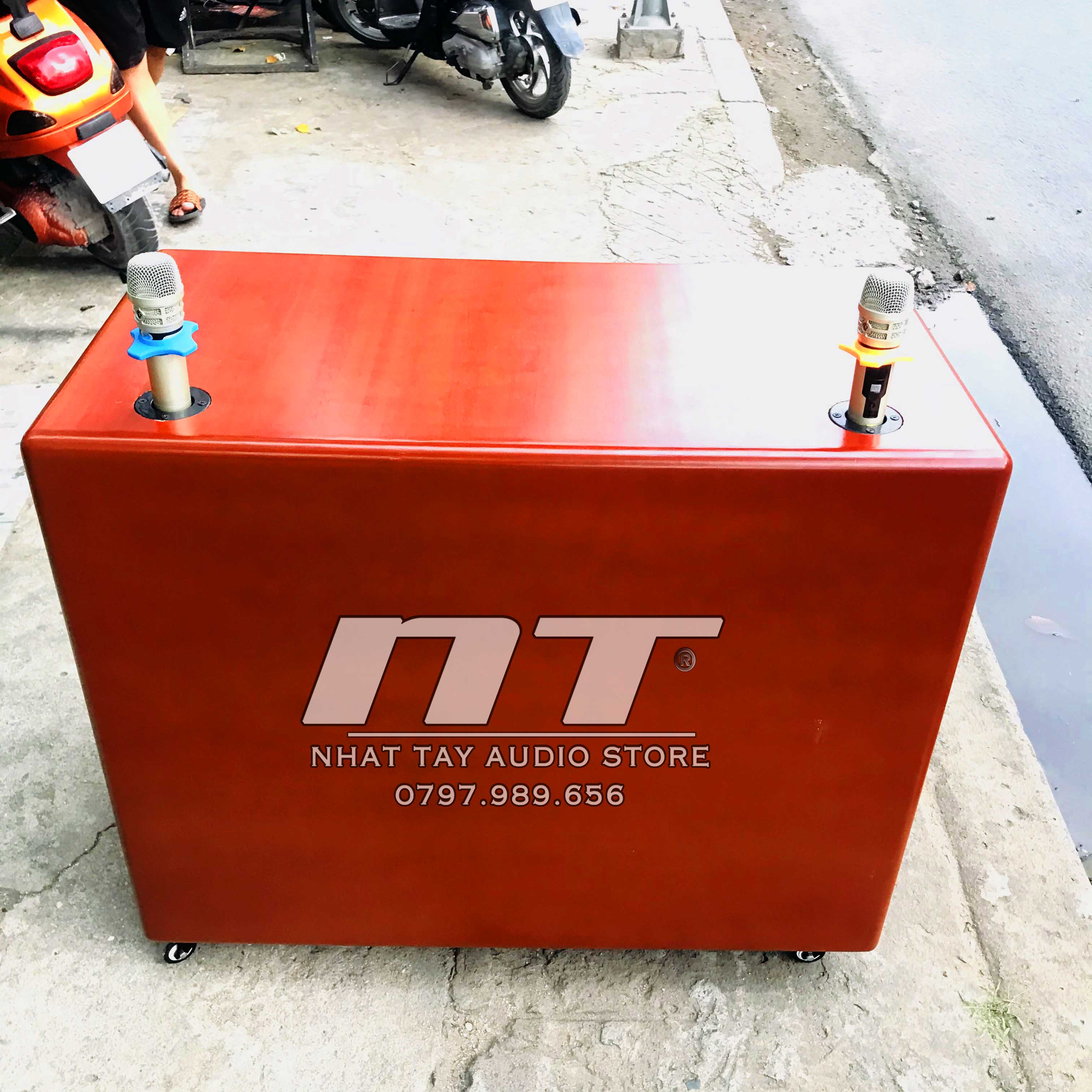 Thùng loa karaoke di động - Thiết kế bằng gổ cao cấp với bass đôi Thùng loa karaoke di động - Thiết kế bằng gổ cao cấp với bass đôi