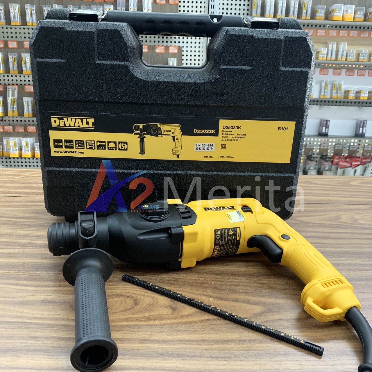 Máy khoan búa 3 chức năng 710w-22mm dewalt d25033k-b1