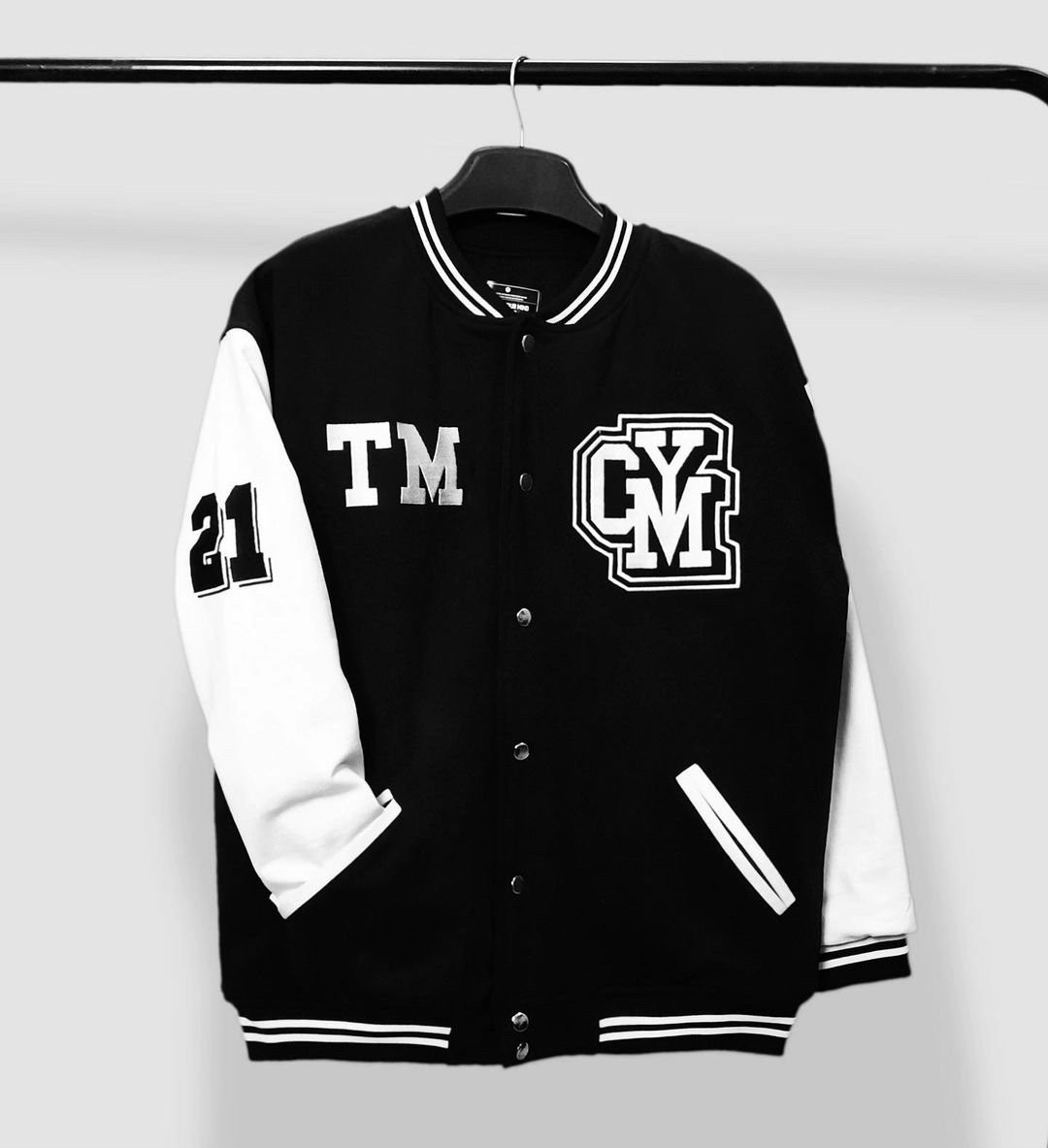 [HCM]Áo Khoác Dù Bomber Unisex Kiểu Dáng Hàn Quốc in Chữ TM GYM Kèm Số 21 Cánh Tay Siêu Hot .TP