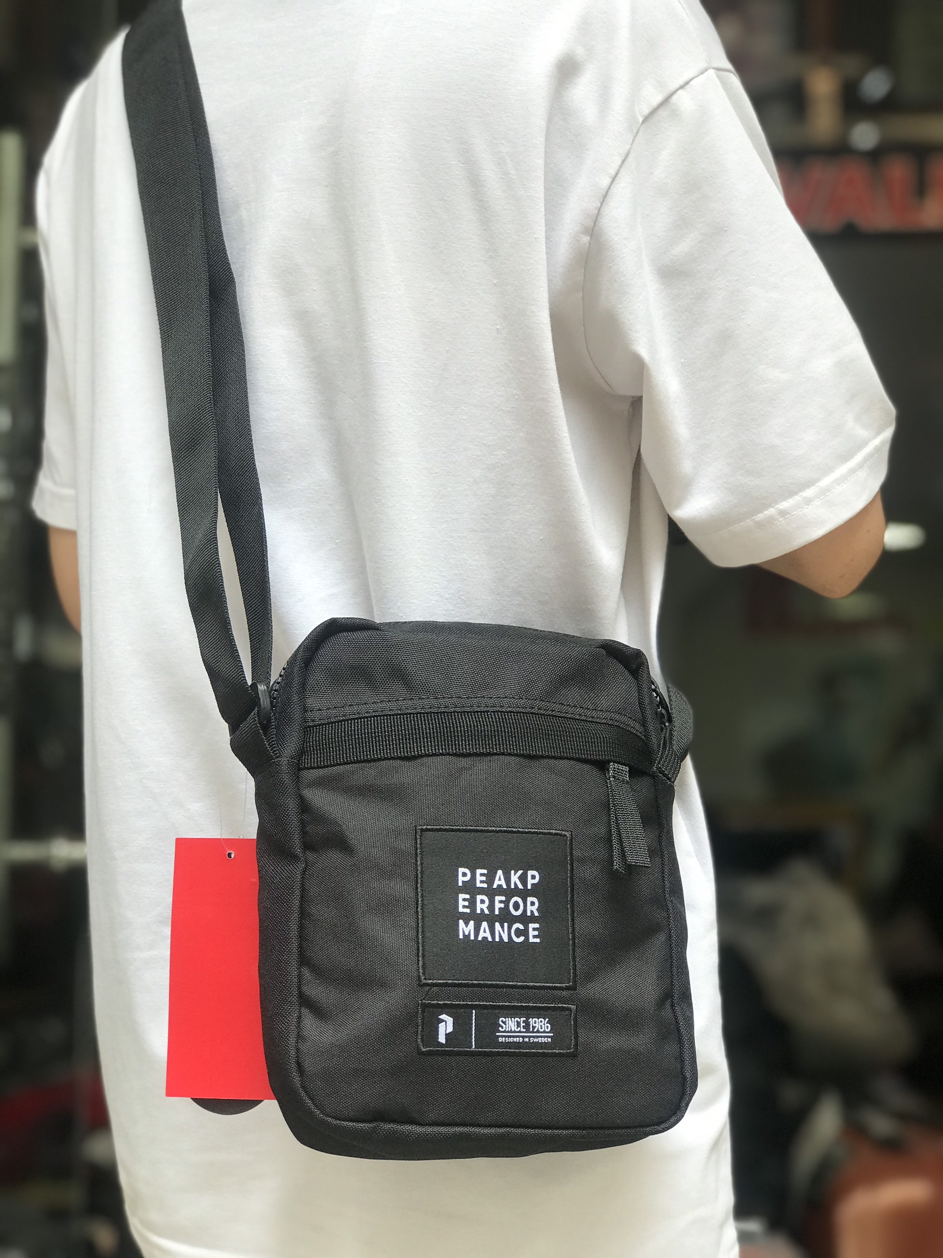 Túi đeo chéo nhỏ Peak Performance Andy Bag