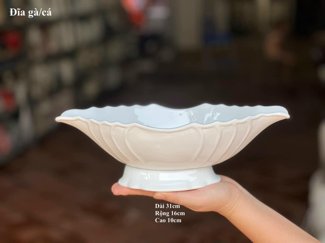 Bát thuyền đựng gà cúng nguyên con, hoa quả.Chất liệu gốm sứ tráng men trắng dày cao cấp