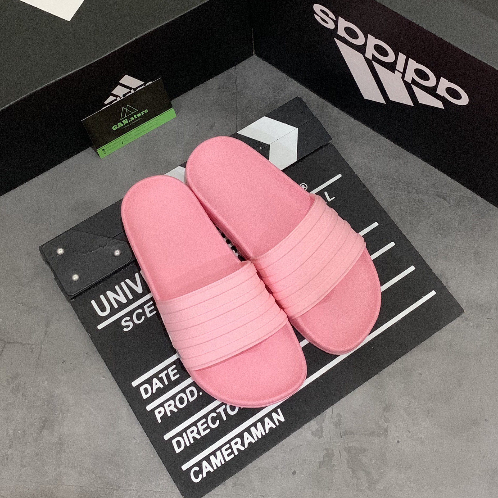 [HCM]DÉP ADIDAS BÁNH MÌ HỒNG ADILETTE - DÉP FULL BOX