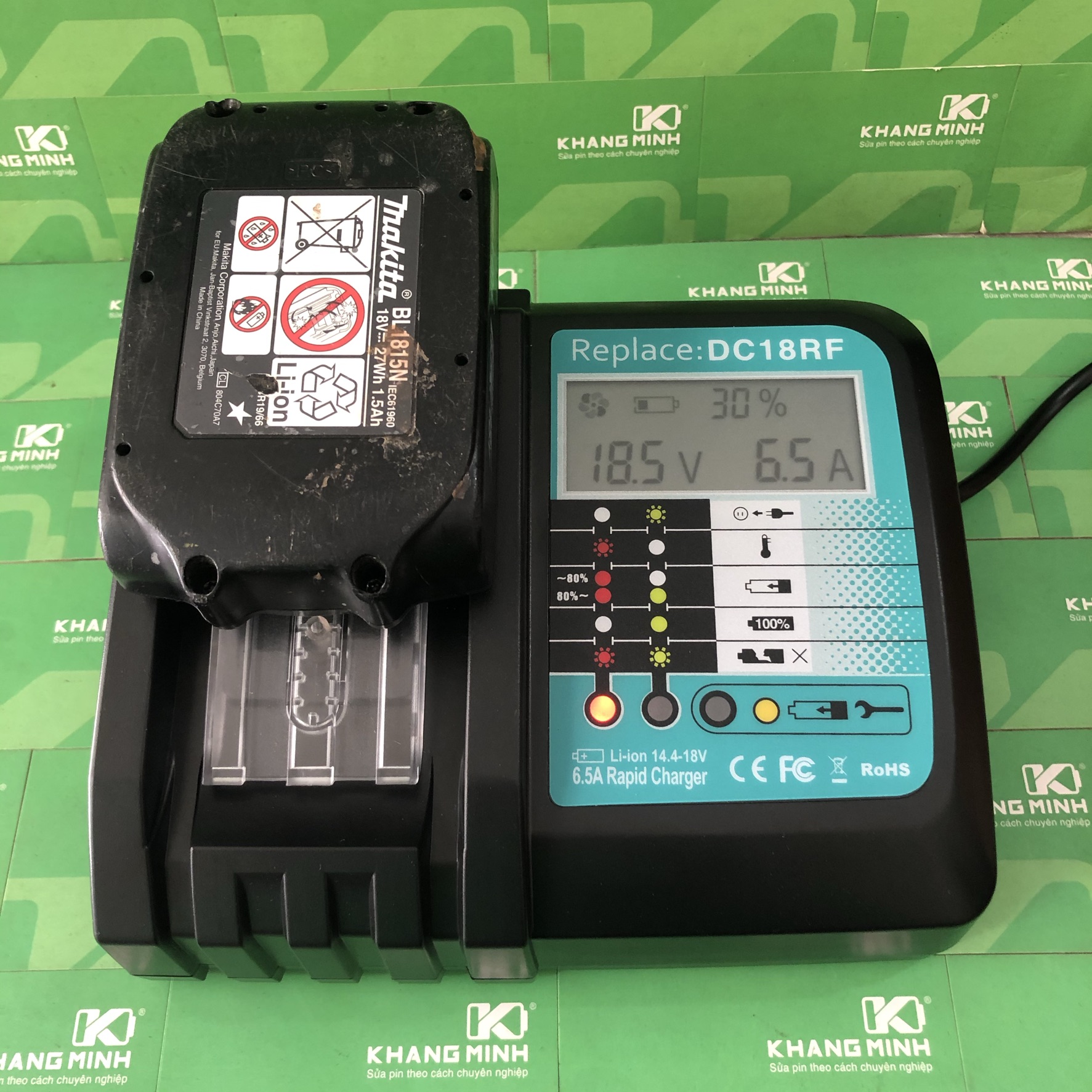 Sạc nhanh pin makita 14.4v - 18v 6.5a có quạt và lcd sạc pin zin hoặc đóng mới