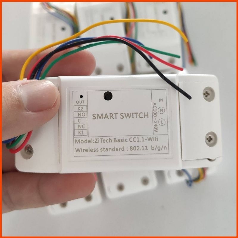 Công tắc cửa cuốn tuya wifi