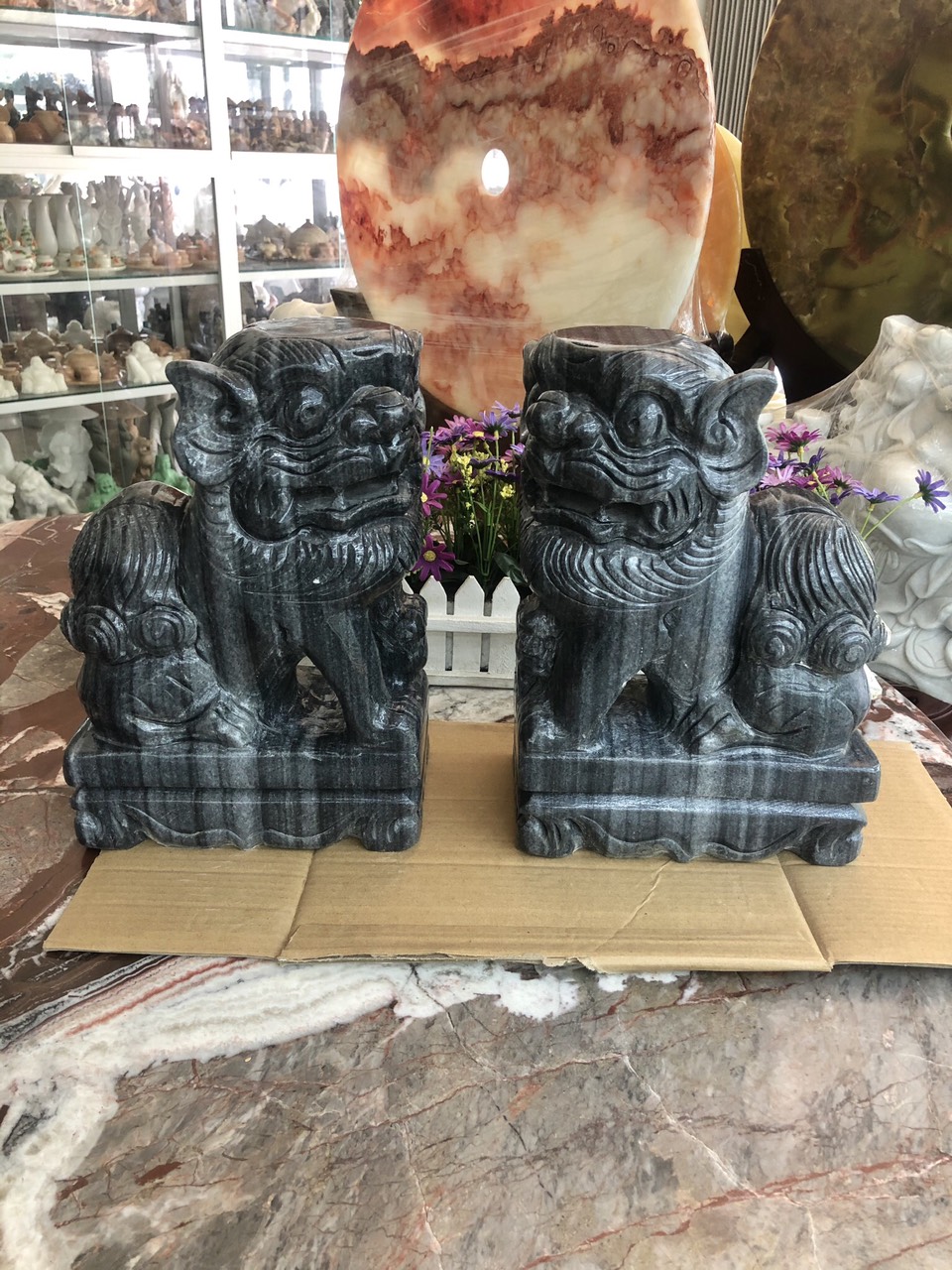 Cặp tượng Kỳ Lân phong thủy đá cẩm thạch vân đen - Cao 30 cm