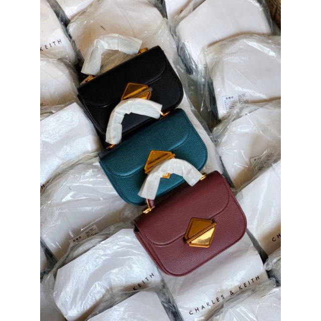Túi charles & keith màu xanh siêu đẹp ❣❣❣