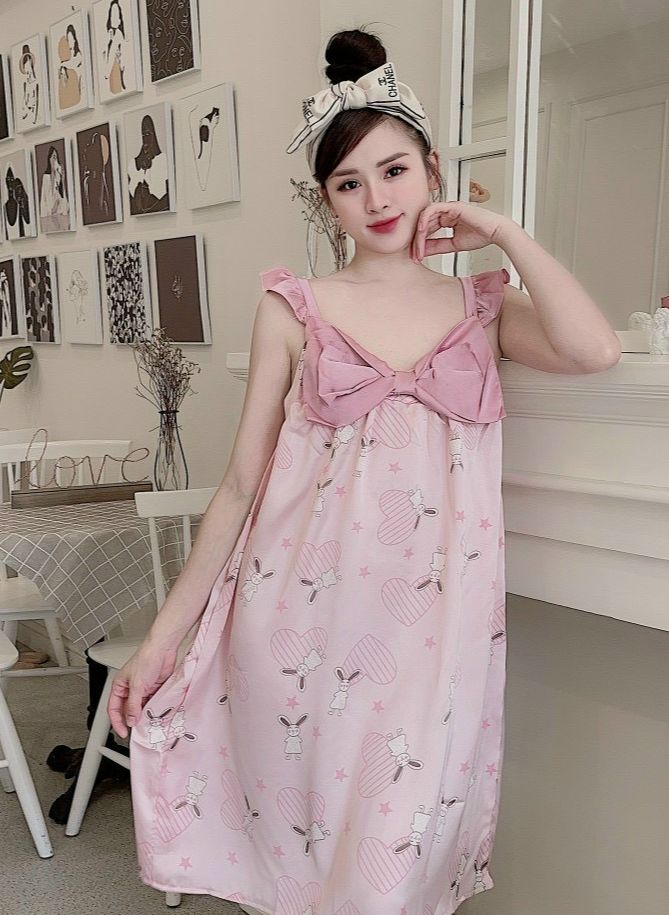 Đầm ngủ 2 dây lụa satin phối nơ ngực in hình siêu cute freesize 40-60kg