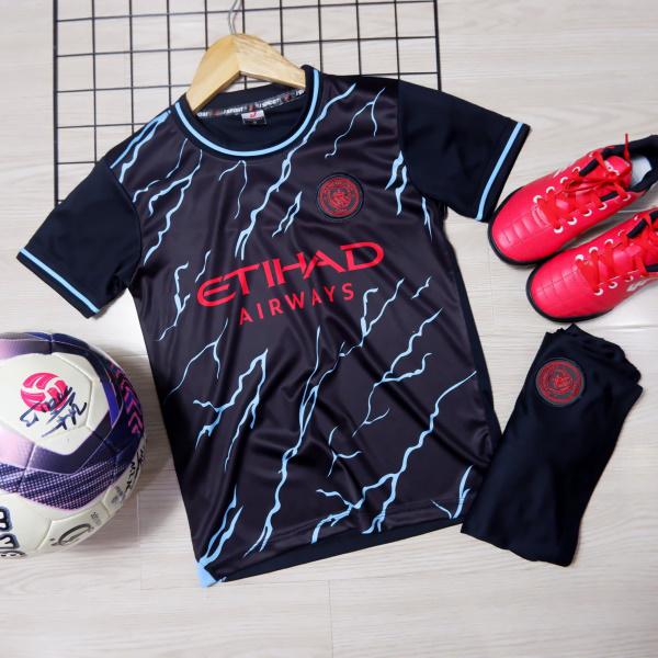 Quần áo bóng đá Trẻ Em Justplay Man City 2023 - 2024 ( Vải thun lạnh 100% polyester )