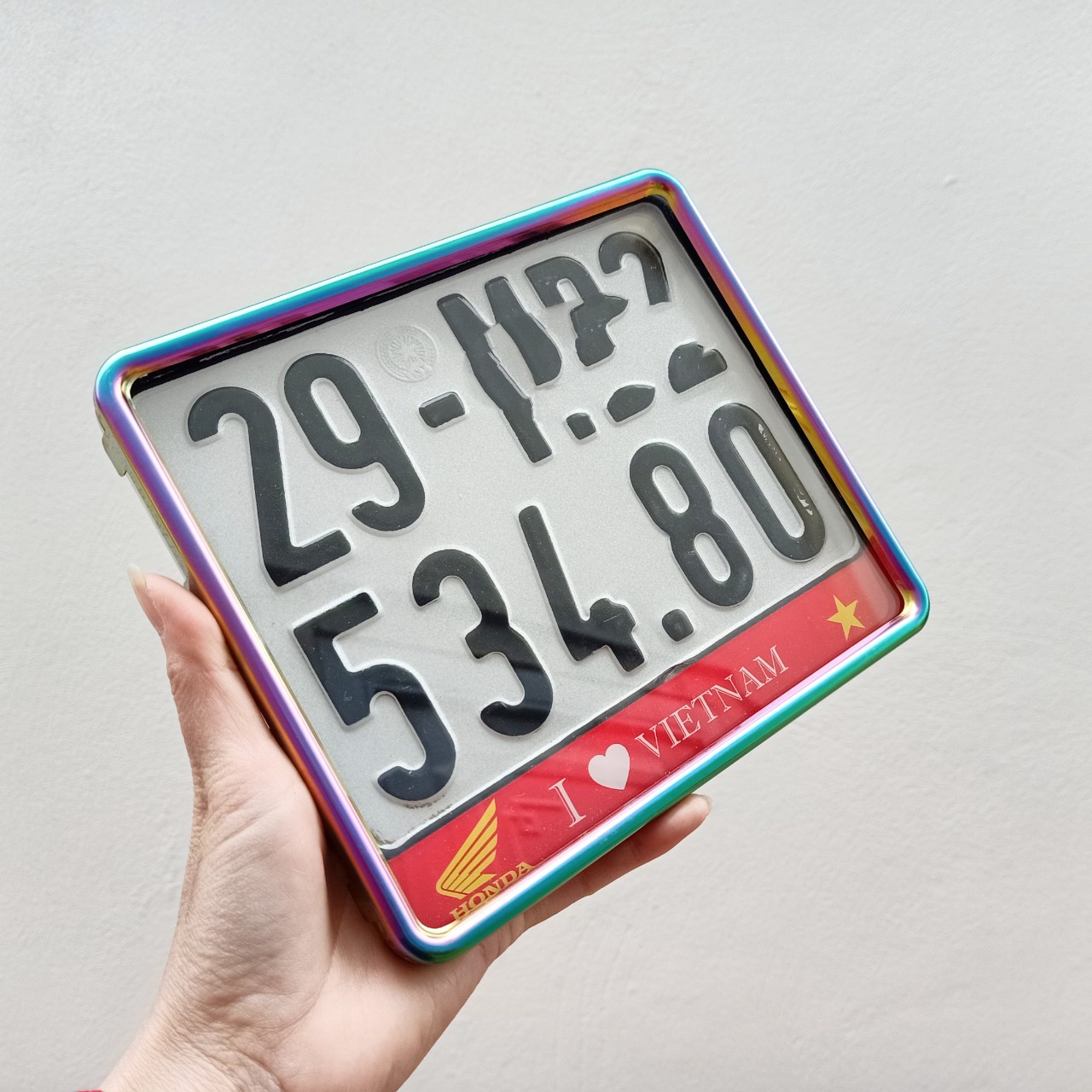 Khung inox biển số xe máy YA,HD, có logo kính mica ,ốc vít bắt biển 4 và 5 số xe máy viền titan màu và viền inox trắng