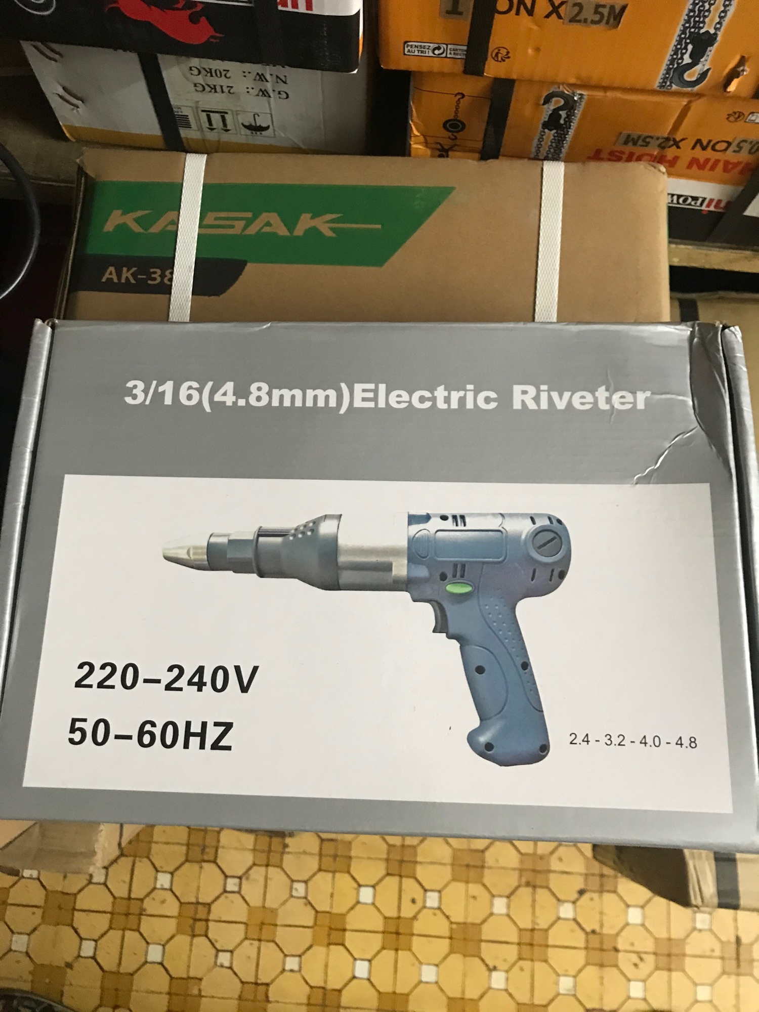 Máy bắn đinh rút điện 220v