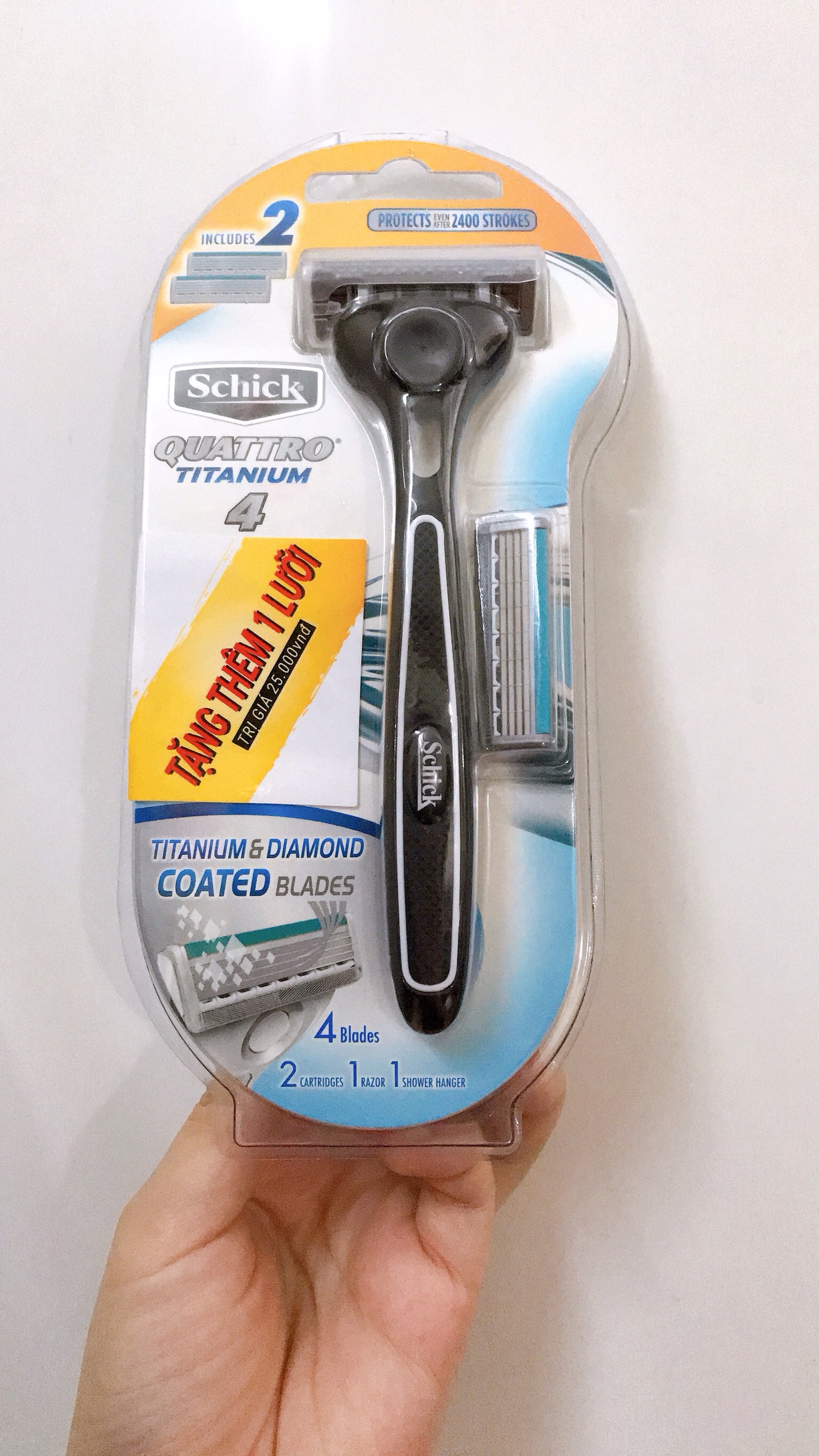 Dao Cạo Râu SCHICK QUATTRO TITANIUM 4 lưỡi (Tặng Thêm 1 Lưỡi trị giá 25k)