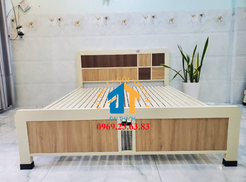 Giường sắt kiểu gỗ kích thước ngang 1M6 dài 2M – GS455 mẫu đơn giản, tiện dụng, dễ dàng tháo ráp di chuyển.