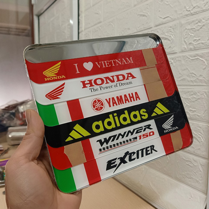 Ốp biển số titan xe máy có logo theo xe