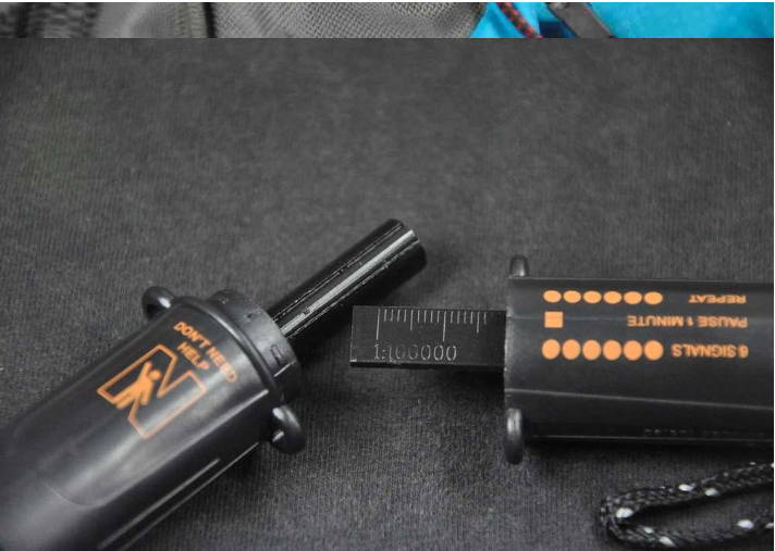 Dụng cụ đánh lửa ngoài trời tích hợp đèn led, dụng cụ sinh tồn giá rẻ