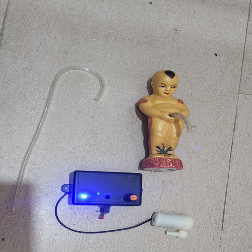 Combo chế bình rót rươu điện tử kèm chú tiểu