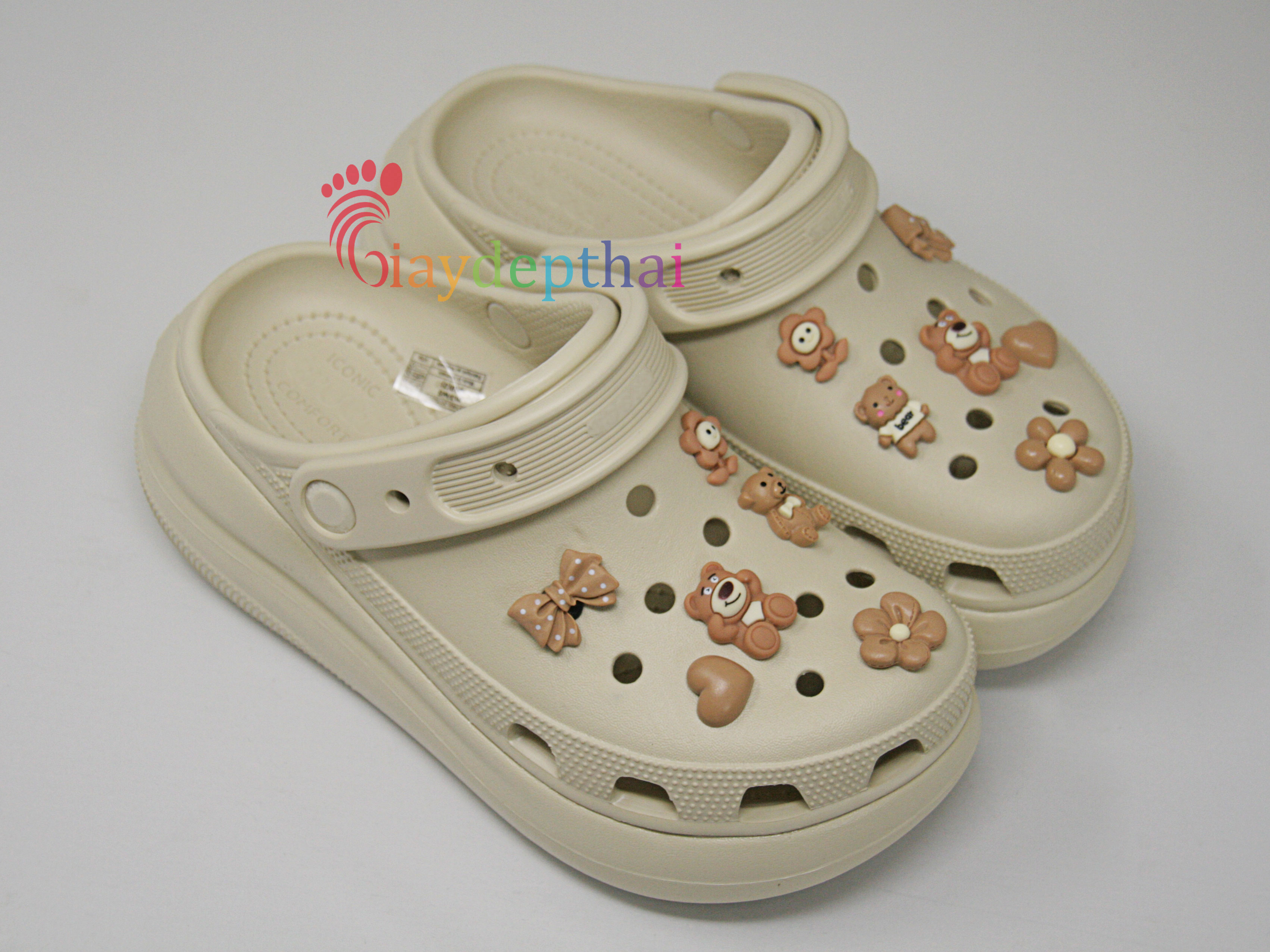 Dép Sục Nhựa CROSS CRUSH đế cao 7cm siêu êm tặng 10 sticker 2D ngẫu nhiên