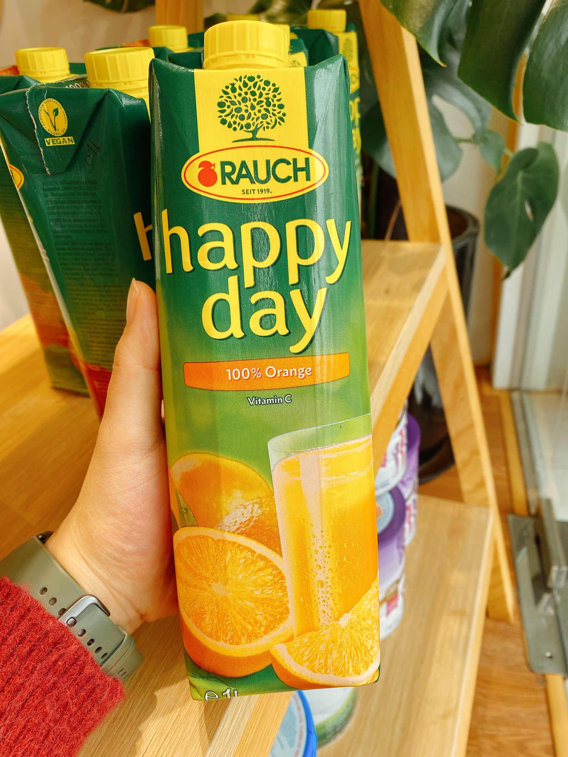 Nước ép cam - dứa - táo rauch - happy day 1l