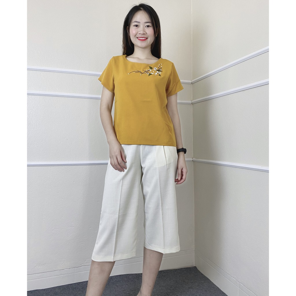 Bộ đồ trung niên nữ áo thêu hoa nổi 3d quần lửng ống rộng cao cấp