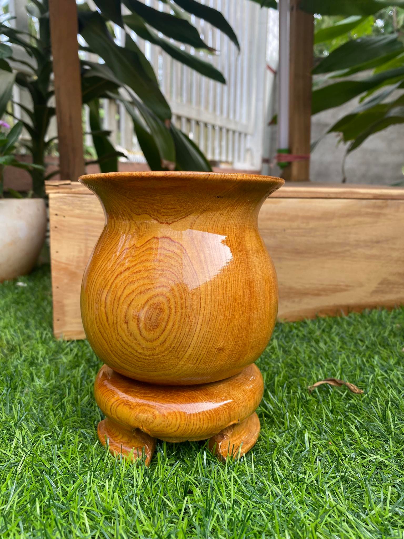 Bát nhang gỗ Pơ Mu , kích thước : cao 15,5cm ,đường kính 11,5cm